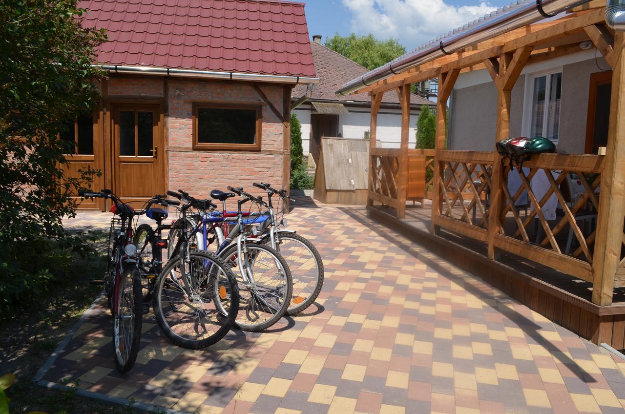 Oeroemvoelgy Vendeghaz Hotel Bozsva Luaran gambar