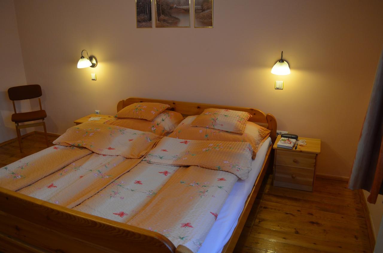 Oeroemvoelgy Vendeghaz Hotel Bozsva Luaran gambar